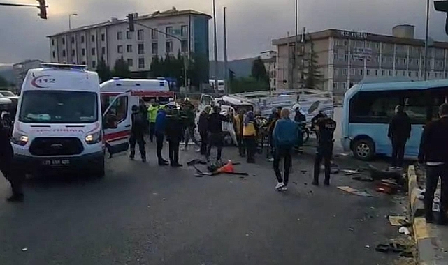 Karabük'te kamyonet ile minibüs çarpıştı: 11 yaralı