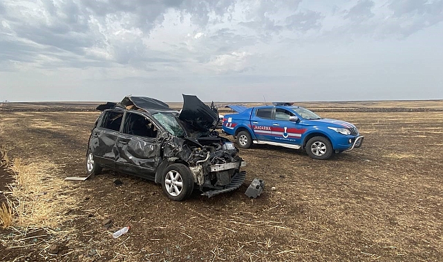 Şanlıurfa'da hafif ticari araç takla attı: 7 yaralı