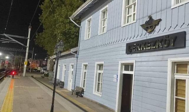Tekirdağ'da raylara düşen yaşlı adam can verdi