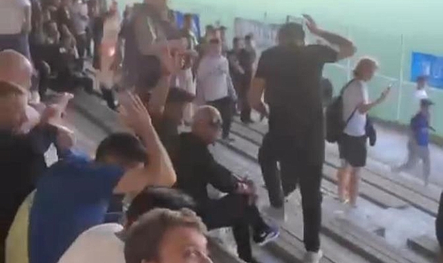 Yeşil sahada tansiyon tribünlere sıçradı...Su şişesi ve taşlar havada böyle uçuştu