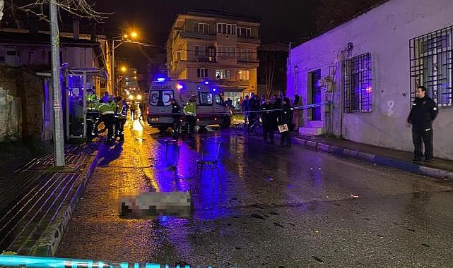 Annesinin elini bırakıp yola fırlayan çocuk aracın altında can verdi, sürücü kaçtı