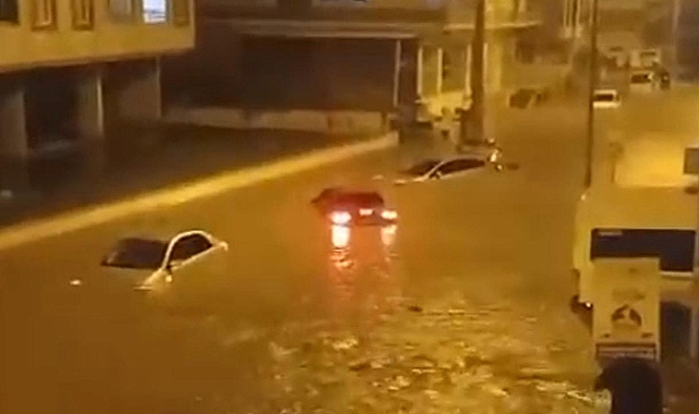 Batman’da sağanak: Yollar göle döndü, eğitime 1 gün ara verildi