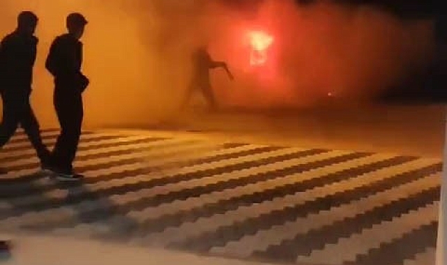 Bekçi kulübesi alev alev yandı