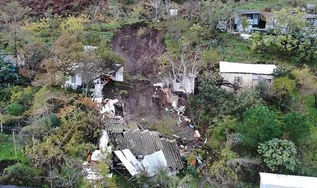Bursa’da sel ve heyelan evi yuttu