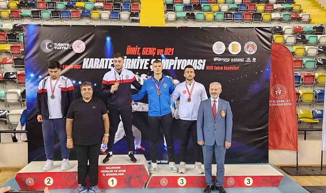 Büyükşehir Belediyesporlu karatecilerden 4 madalya