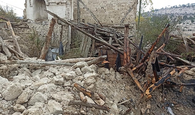 Kütahya'da ahşap evde yangın: 1 ölü