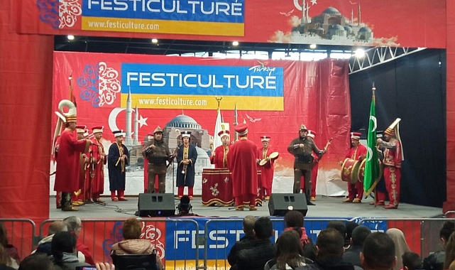 Bursa Mehter Takımı Fransa'yı fethetti