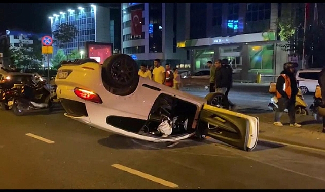 Takla atan otomobil motosikletin üzerine devrildi