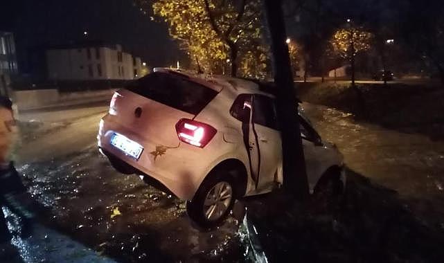 16 yaşındaki genç babasından habersiz otomobili kaçırdı, sonu hastanede bitti