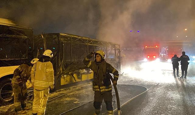 Bahçelievler'de İETT otobüsü yandı