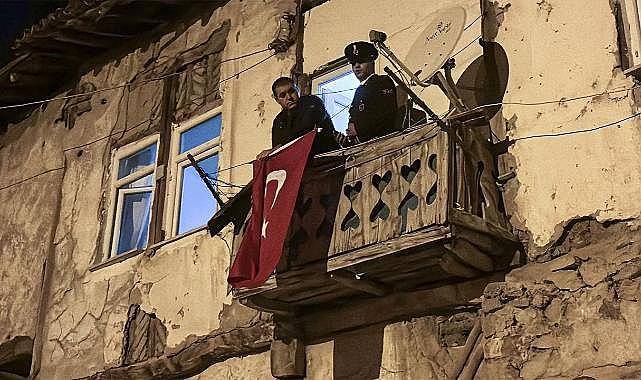 Bakan Göktaş, şehidin babaevinin yeniden inşa edilmesi talimatı verdi