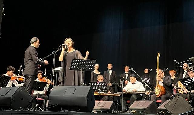 Zeki Müren şarkılarıyla anıldı