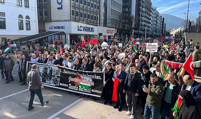 Bursa'da 'Dünya İnsan Hakları Günü' nedeniyle Filistin'e destek için binlerce kişi yürüdü