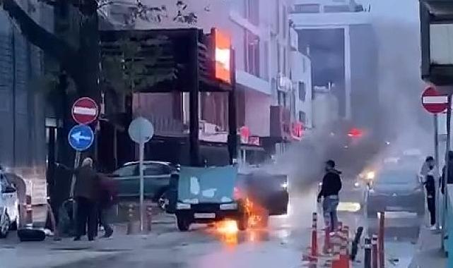 Bursa'da otomobil alevlere teslim oldu