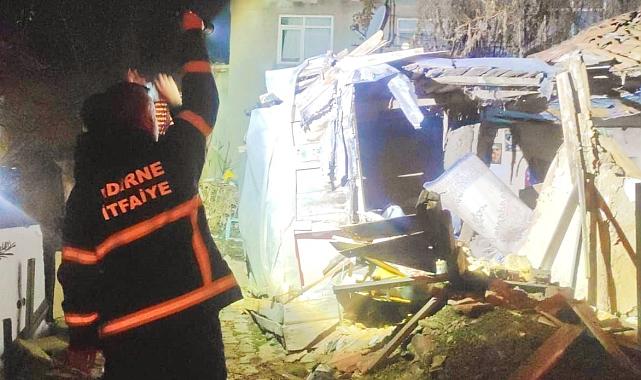 Edirne'de kerpiç ev çöktü, yaşlı kadın son anda kurtuldu
