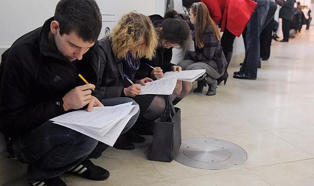 İŞKUR'dan 107 bin 698 yeni işçi alımı: Hastanelerine, klinik, özel okullara, ve fabrikalara personel