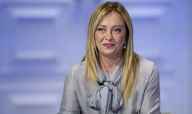 İtalya Başbakanı Meloni'ye yılın erkeği ödülü verildi