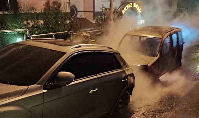 Kuşadası'nda araçların kundaklandığı iddiası