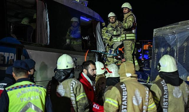 Kuzey Marmara Otoyolu’nda yolcu otobüsü ile tır çarpıştı
