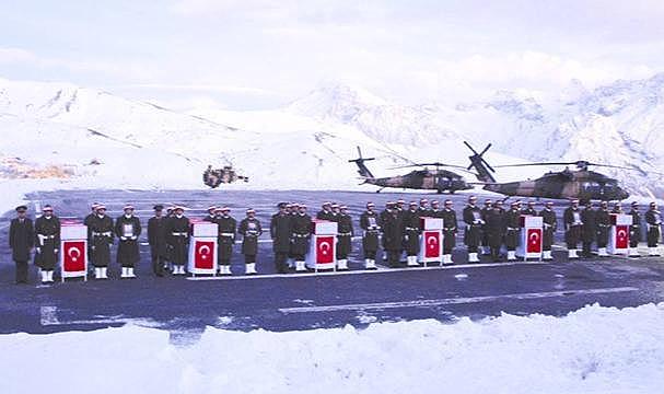 Şehit askerlerin naaşları memleketlerine getirildi