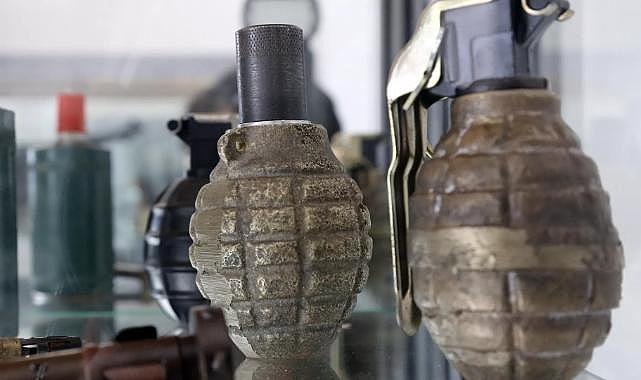 Ukrayna'da bir meclis üyesi toplantıyı basıp cebindeki el bombalarını patlattı