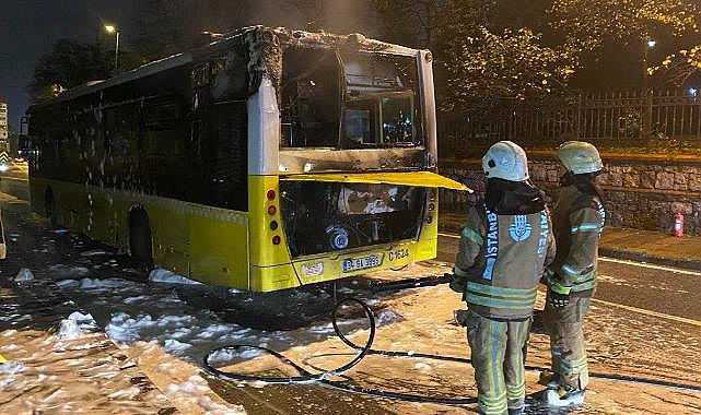 Üsküdar'da İETT otobüsü yandı