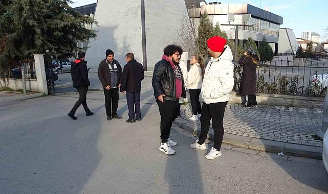 5.2'lik depremle sarsılan Malatyalılar sokaklara döküldü