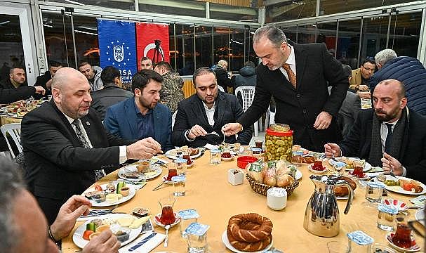 Alinur Aktaş'tan Orhangazi'ye bereket sofrası ziyareti