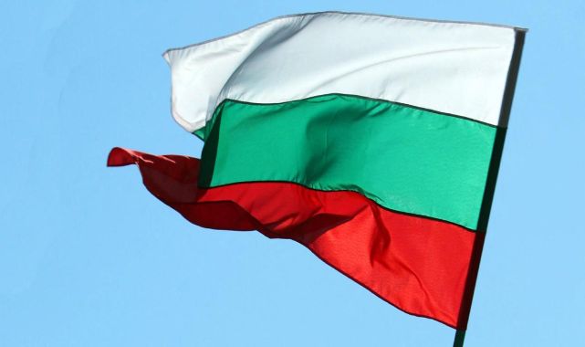Bulgaristan'dan F16 hamlesi