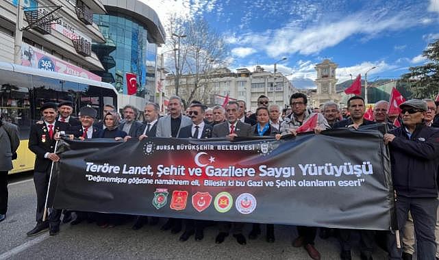 Bursa'da şehitlerimiz için yürüyüş