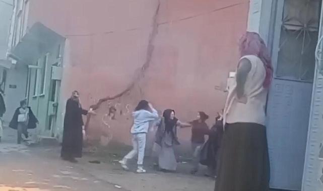 Bursa'da gürültü kavgasına tutuşan kızlar saç baş birbirine girdi