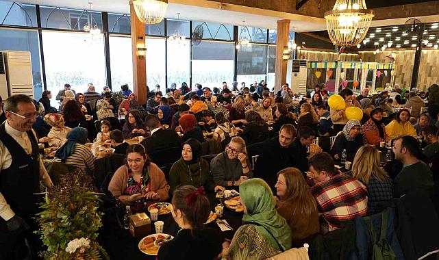 Bursa'da özel çocuklarla özel kutlama