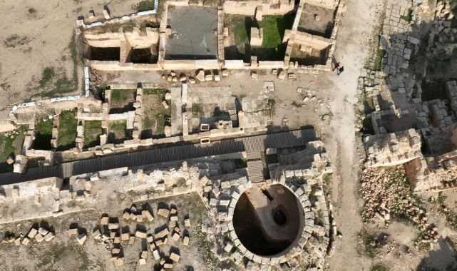 Dara Antik Kenti'nde keşfedilen tarihi çarşı gün yüzüne çıkarılıyor