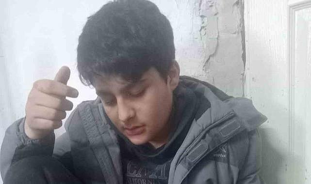 Deprem paniğiyle evin balkonundan atlayan çocuk yaralandı