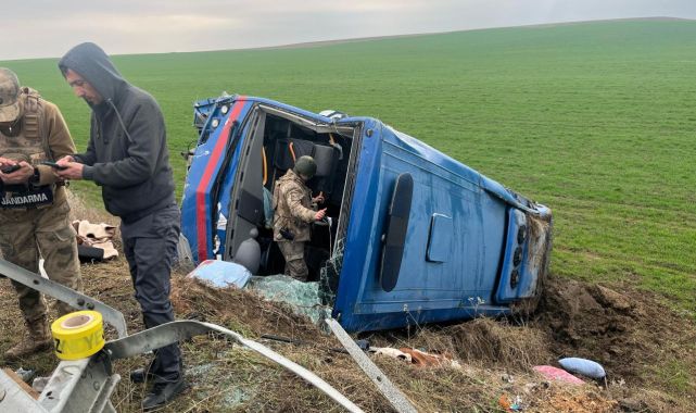 Diyarbakırda cezaevi aracı şarampole yuvarlandı: 20 yaralı