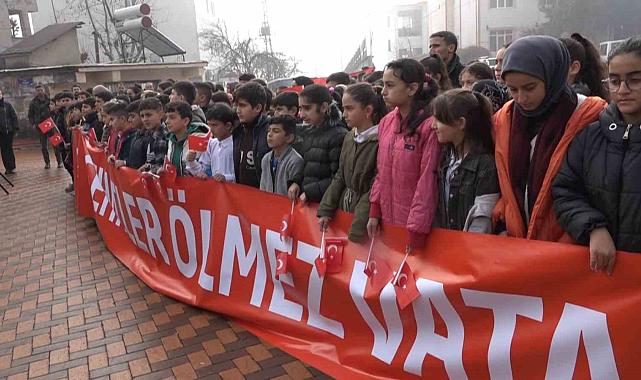 Diyarbakır'da şehitlere saygı yürüyüşü
