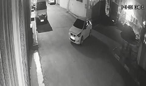 El freni çekilmeyen otomobili lodos sürdü