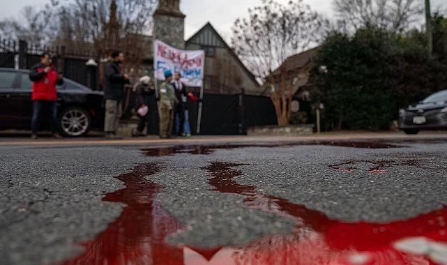 Evinden çıkan Blinken'ın aracına kırmızı boya atıldı