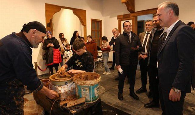 İnegöl'de minik eller çamuru sanata dönüştürüyor