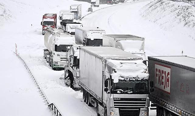 İsveç’te hava sıcaklığı eksi 43'e kadar düştü: Bin araç yolda kaldı, ordu göreve çağrıldı