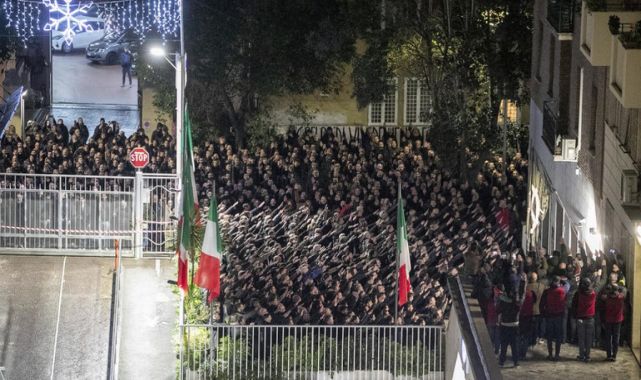 İtalya'da faşist selamını suç değil