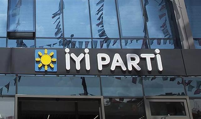 İYİ Parti İzmir il yönetimi görevden alındı