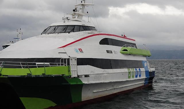 Marmara'da deniz ulaşımına fırtına engeli: