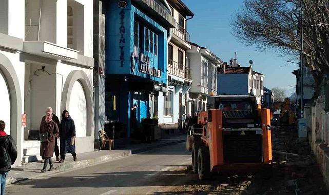 Mudanya'ya karlı havalara özel tretuvar