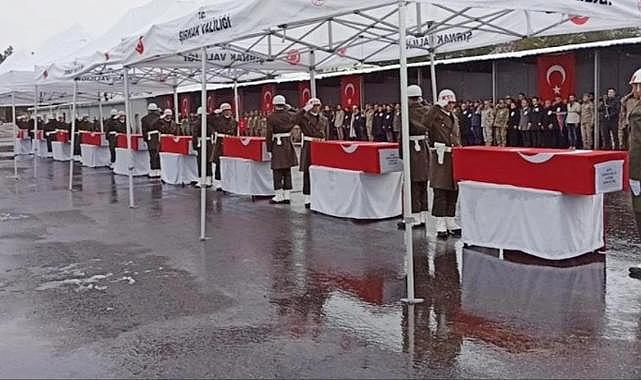 Pençe-Kilit şehitleri törenle memleketlerine uğurlandı