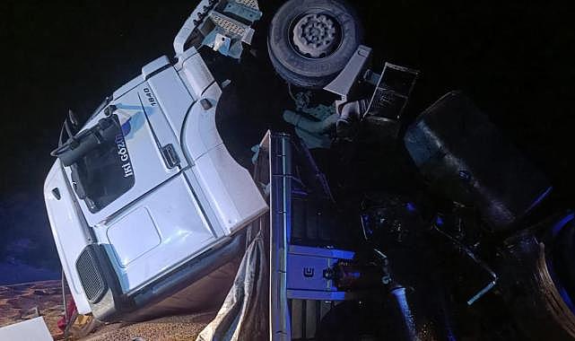 Şanlıurfa'da tırlar kafa kafaya çarpıştı: 2 ölü, 1 yaralı