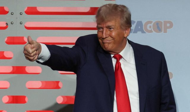 Trump konuşmasında hem Macron'u hem Biden'ı taklit etti