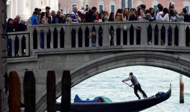 Venedik'e günübirlik gelen turistlerden ücret alınmasına yönelik portal devreye girdi