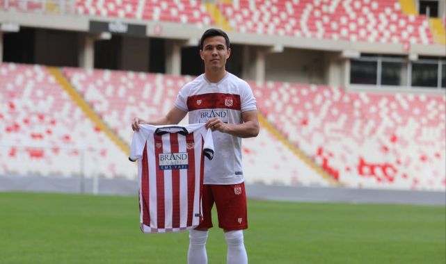 Azizbek Turgunboev resmen Sivassporda