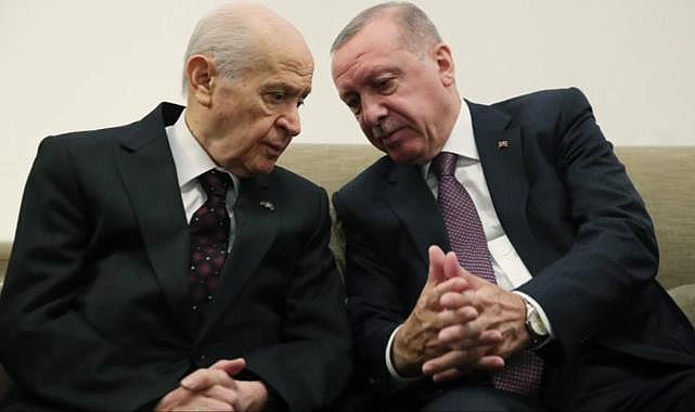 Bahçeli, Cumhurbaşkanı Erdoğan'a 70. yaş gününde 70 adet gül gönderdi